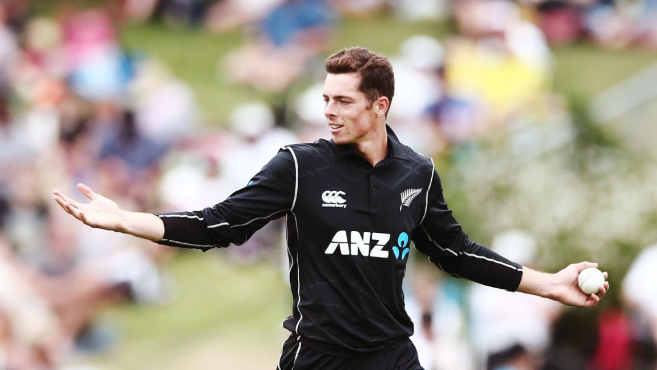 Mitch Santner Shines as New Zealand Stifle England in World Cup Opener.