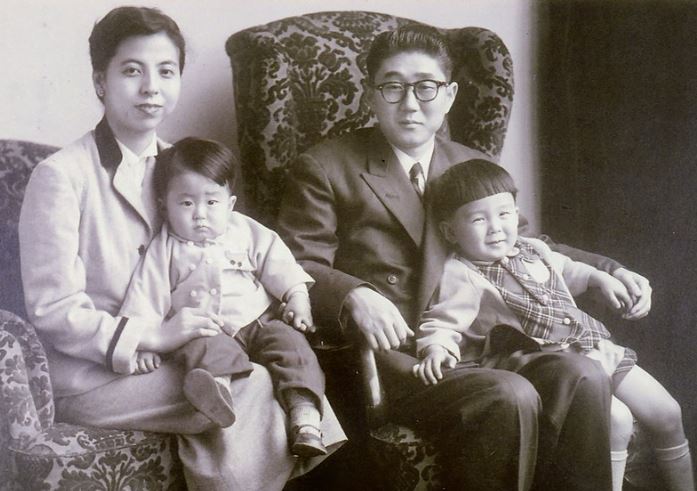 Shinzo Abe with Father Mother and Elder Brother