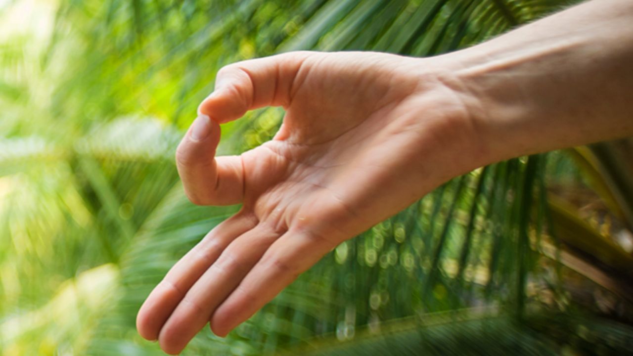 hand gesture benefits and techniques
